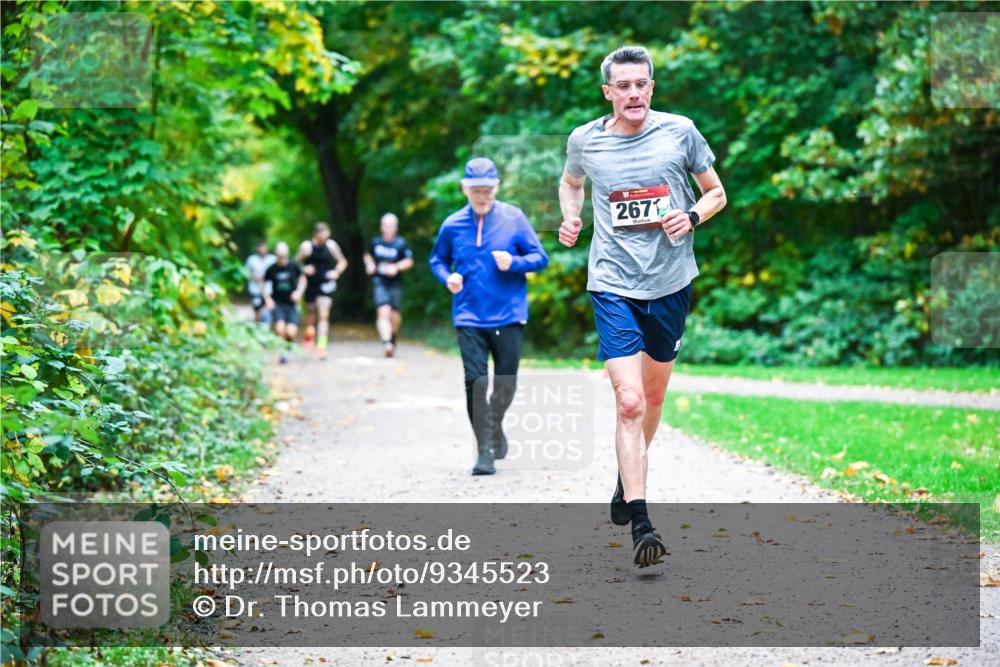 12.10.2025 - Bramfelder Halbmarathon 2025 Dr. Thomas Lammeyer http://msf.ph/oto/9345523 12.10.2025 10:16:14 Laufen 2671 meine-sportfotos.de