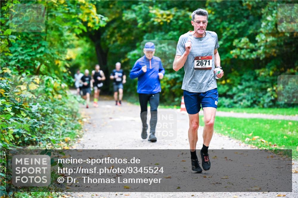 12.10.2025 - Bramfelder Halbmarathon 2025 Dr. Thomas Lammeyer http://msf.ph/oto/9345524 12.10.2025 10:16:14 Laufen 51, 2671 meine-sportfotos.de