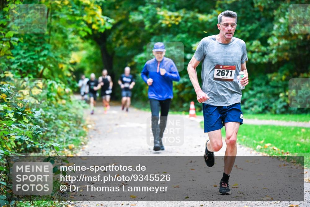 12.10.2025 - Bramfelder Halbmarathon 2025 Dr. Thomas Lammeyer http://msf.ph/oto/9345526 12.10.2025 10:16:14 Laufen 2671 meine-sportfotos.de