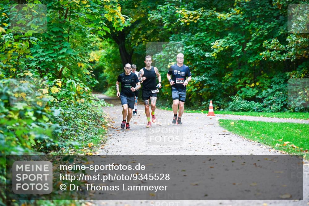 12.10.2025 - Bramfelder Halbmarathon 2025 Dr. Thomas Lammeyer http://msf.ph/oto/9345528 12.10.2025 10:16:19 Laufen 2623, 2858 meine-sportfotos.de