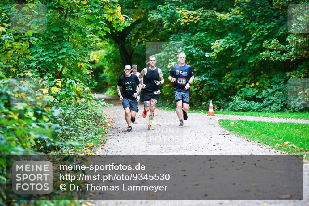 12.10.2025 - Bramfelder Halbmarathon 2025 Dr. Thomas Lammeyer http://msf.ph/oto/9345530 12.10.2025 10:16:19 Laufen 2023, 2858 meine-sportfotos.de