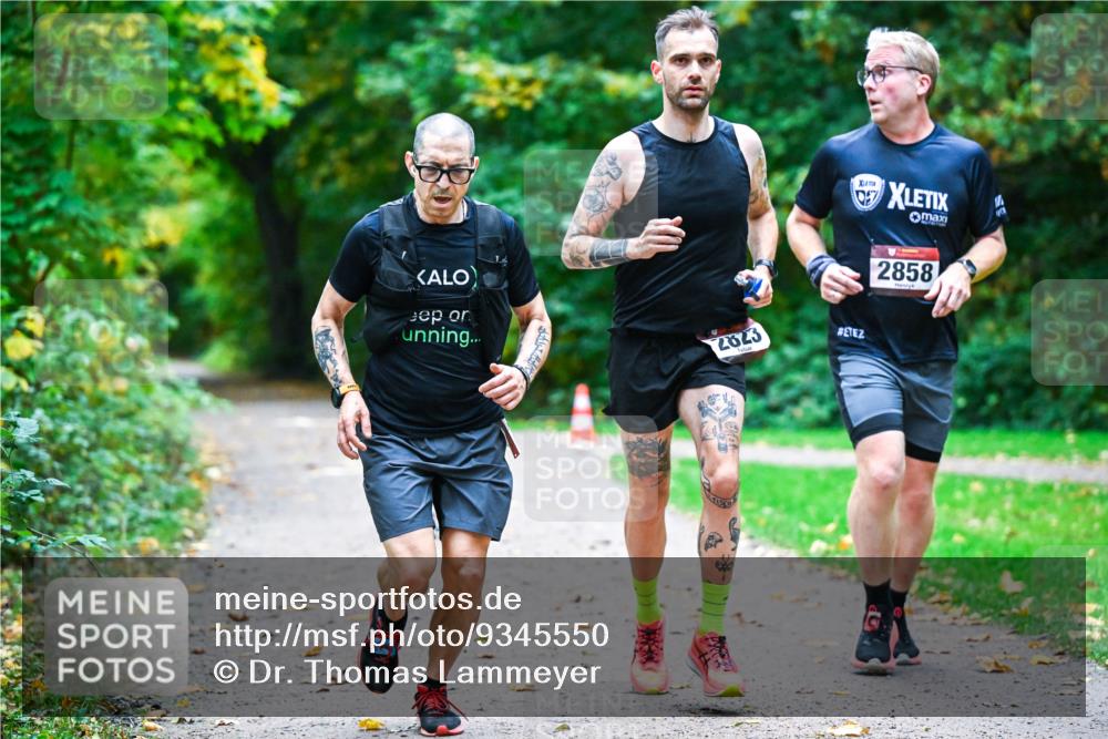 12.10.2025 - Bramfelder Halbmarathon 2025 Dr. Thomas Lammeyer http://msf.ph/oto/9345550 12.10.2025 10:16:23 Laufen 32, 2023, 2858 meine-sportfotos.de