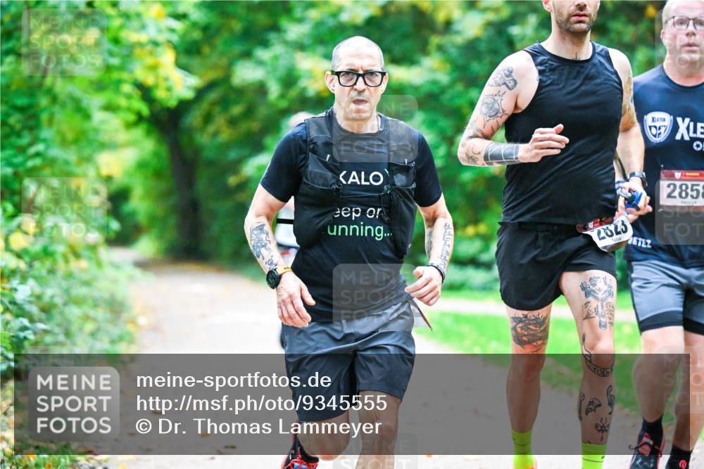 12.10.2025 - Bramfelder Halbmarathon 2025 Dr. Thomas Lammeyer http://msf.ph/oto/9345555 12.10.2025 10:16:24 Laufen 2823, 0, 27, 2858 meine-sportfotos.de