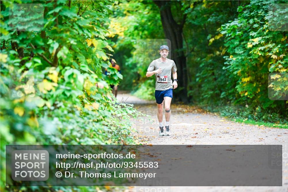 12.10.2025 - Bramfelder Halbmarathon 2025 Dr. Thomas Lammeyer http://msf.ph/oto/9345583 12.10.2025 10:16:39 Laufen 2942 meine-sportfotos.de