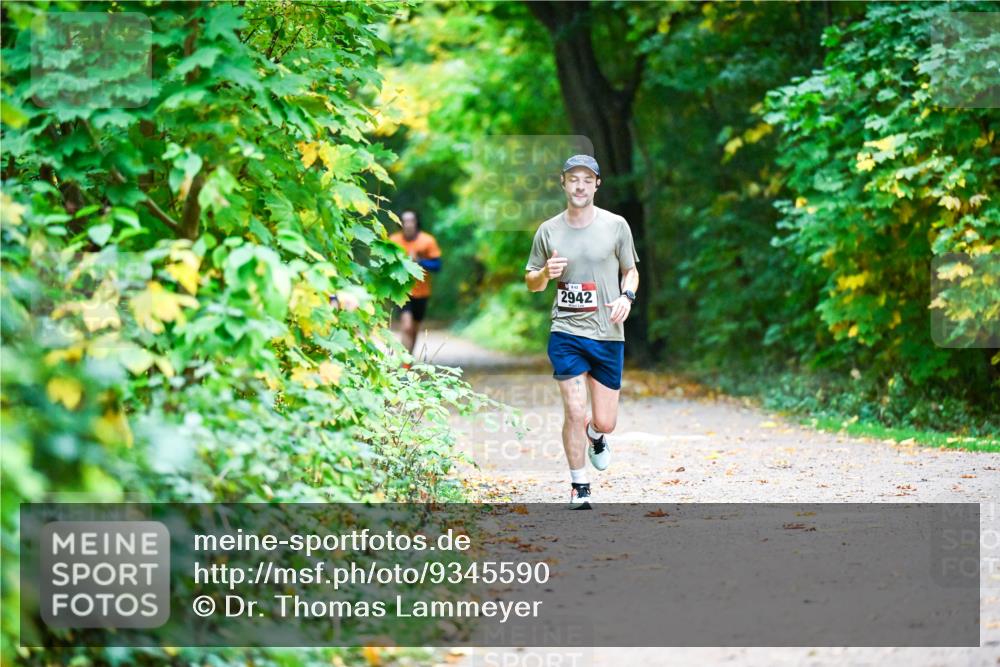 12.10.2025 - Bramfelder Halbmarathon 2025 Dr. Thomas Lammeyer http://msf.ph/oto/9345590 12.10.2025 10:16:40 Laufen 2942 meine-sportfotos.de
