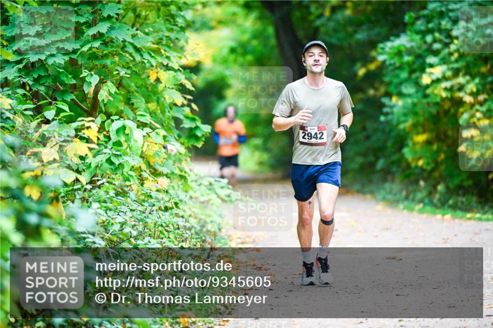 12.10.2025 - Bramfelder Halbmarathon 2025 Dr. Thomas Lammeyer http://msf.ph/oto/9345605 12.10.2025 10:16:42 Laufen 62, 2942 meine-sportfotos.de