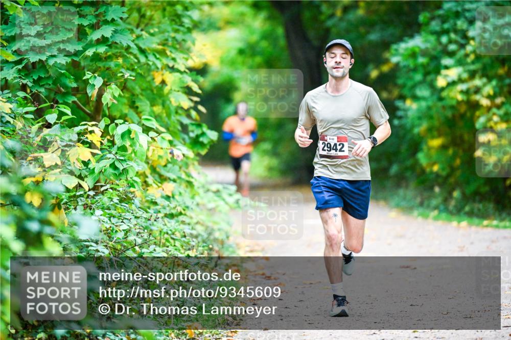 12.10.2025 - Bramfelder Halbmarathon 2025 Dr. Thomas Lammeyer http://msf.ph/oto/9345609 12.10.2025 10:16:42 Laufen 62, 2942 meine-sportfotos.de