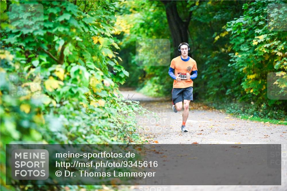 12.10.2025 - Bramfelder Halbmarathon 2025 Dr. Thomas Lammeyer http://msf.ph/oto/9345616 12.10.2025 10:16:47 Laufen 2684 meine-sportfotos.de