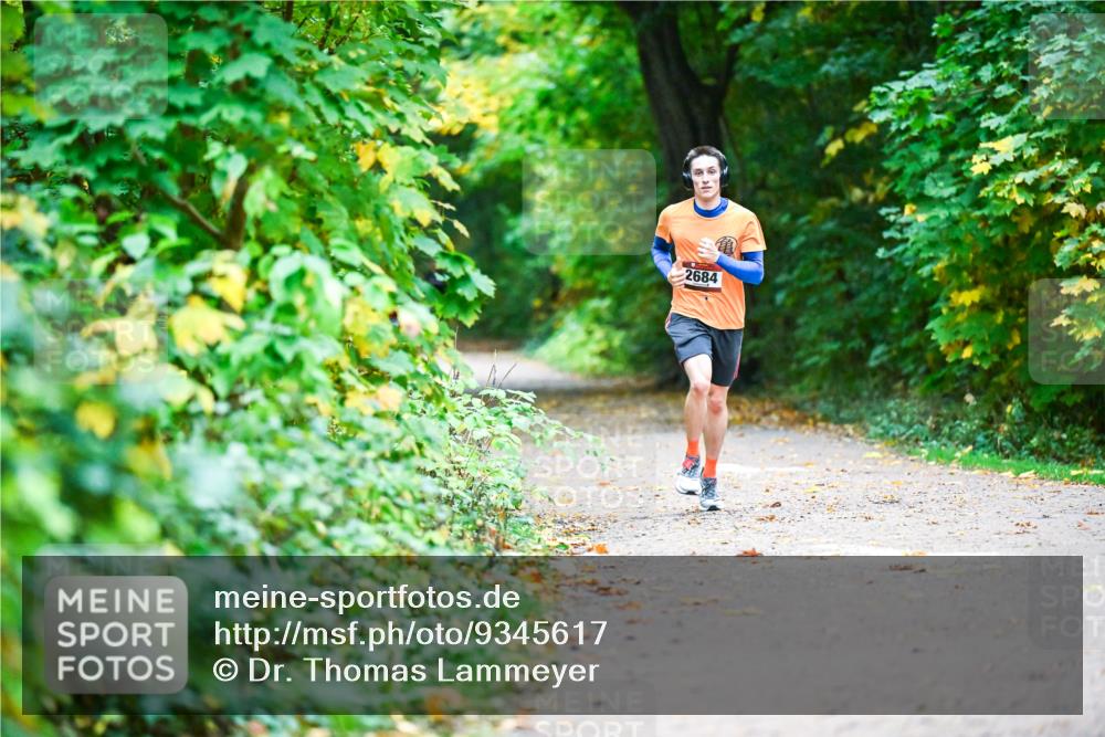 12.10.2025 - Bramfelder Halbmarathon 2025 Dr. Thomas Lammeyer http://msf.ph/oto/9345617 12.10.2025 10:16:47 Laufen 2684 meine-sportfotos.de