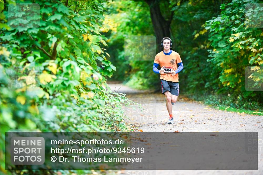 12.10.2025 - Bramfelder Halbmarathon 2025 Dr. Thomas Lammeyer http://msf.ph/oto/9345619 12.10.2025 10:16:48 Laufen 2684 meine-sportfotos.de