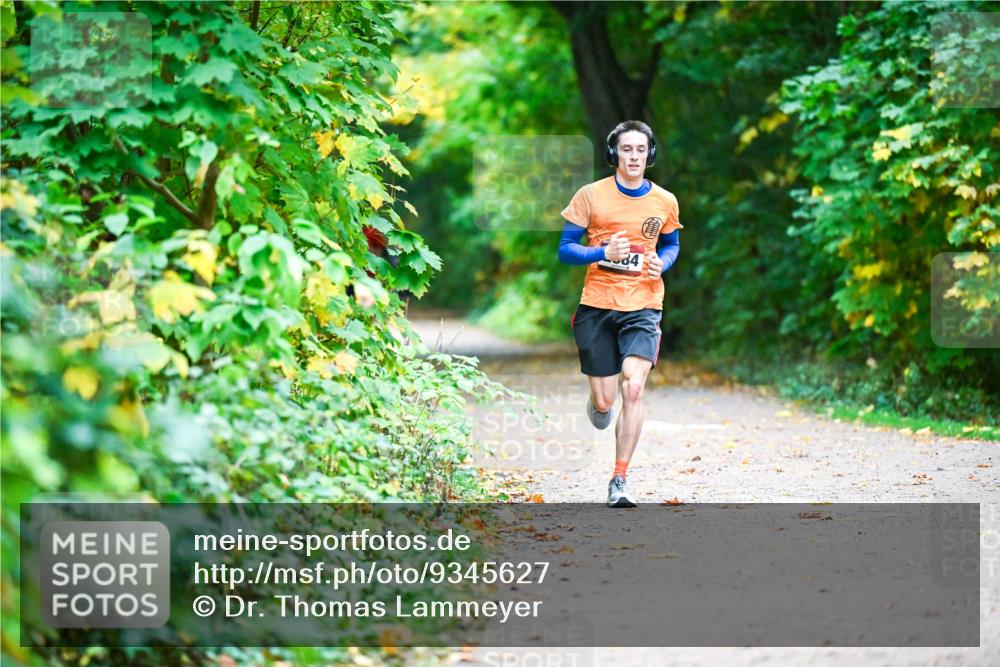 12.10.2025 - Bramfelder Halbmarathon 2025 Dr. Thomas Lammeyer http://msf.ph/oto/9345627 12.10.2025 10:16:49 Laufen 34 meine-sportfotos.de