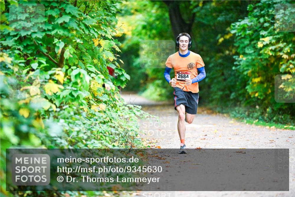12.10.2025 - Bramfelder Halbmarathon 2025 Dr. Thomas Lammeyer http://msf.ph/oto/9345630 12.10.2025 10:16:49 Laufen 2684 meine-sportfotos.de
