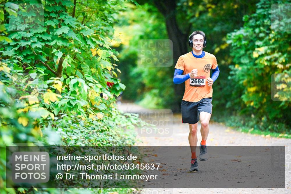12.10.2025 - Bramfelder Halbmarathon 2025 Dr. Thomas Lammeyer http://msf.ph/oto/9345637 12.10.2025 10:16:50 Laufen 2684 meine-sportfotos.de