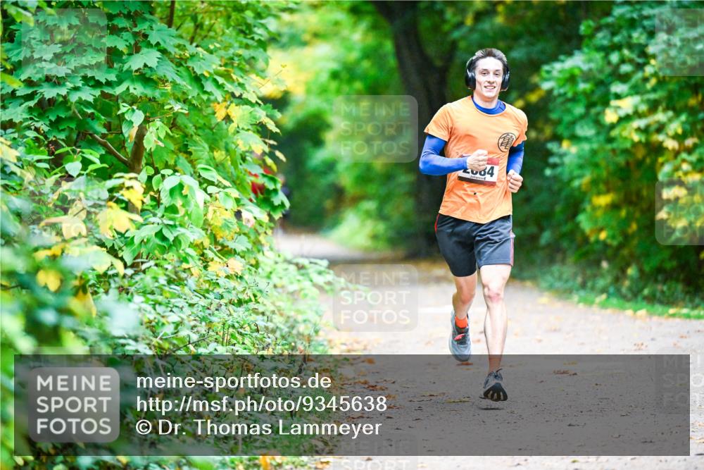 12.10.2025 - Bramfelder Halbmarathon 2025 Dr. Thomas Lammeyer http://msf.ph/oto/9345638 12.10.2025 10:16:50 Laufen 2084 meine-sportfotos.de