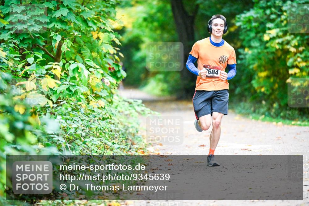 12.10.2025 - Bramfelder Halbmarathon 2025 Dr. Thomas Lammeyer http://msf.ph/oto/9345639 12.10.2025 10:16:50 Laufen 2684 meine-sportfotos.de