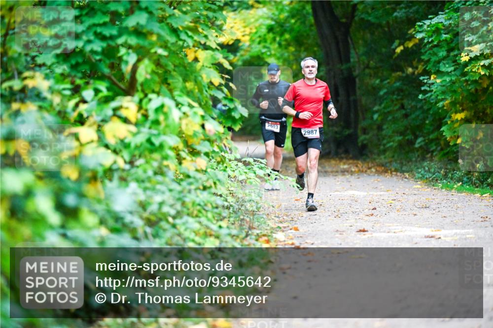 12.10.2025 - Bramfelder Halbmarathon 2025 Dr. Thomas Lammeyer http://msf.ph/oto/9345642 12.10.2025 10:16:58 Laufen 2903, 2987 meine-sportfotos.de