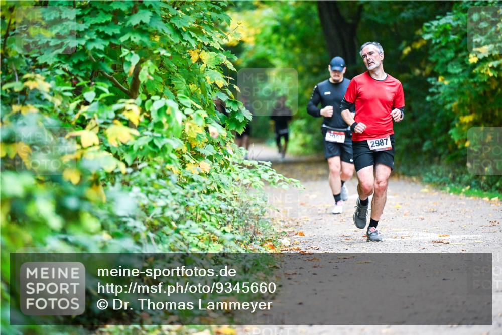 12.10.2025 - Bramfelder Halbmarathon 2025 Dr. Thomas Lammeyer http://msf.ph/oto/9345660 12.10.2025 10:17:01 Laufen 2987 meine-sportfotos.de