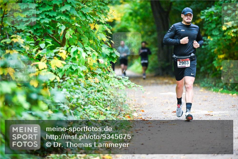 12.10.2025 - Bramfelder Halbmarathon 2025 Dr. Thomas Lammeyer http://msf.ph/oto/9345675 12.10.2025 10:17:04 Laufen 2903, 4 meine-sportfotos.de