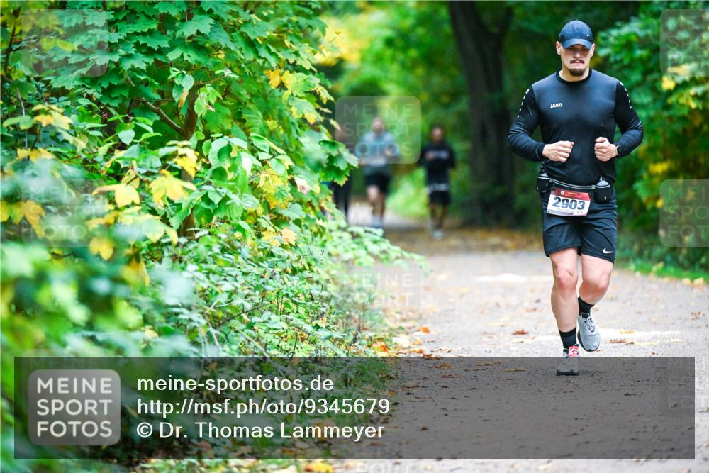 12.10.2025 - Bramfelder Halbmarathon 2025 Dr. Thomas Lammeyer http://msf.ph/oto/9345679 12.10.2025 10:17:04 Laufen 2903 meine-sportfotos.de
