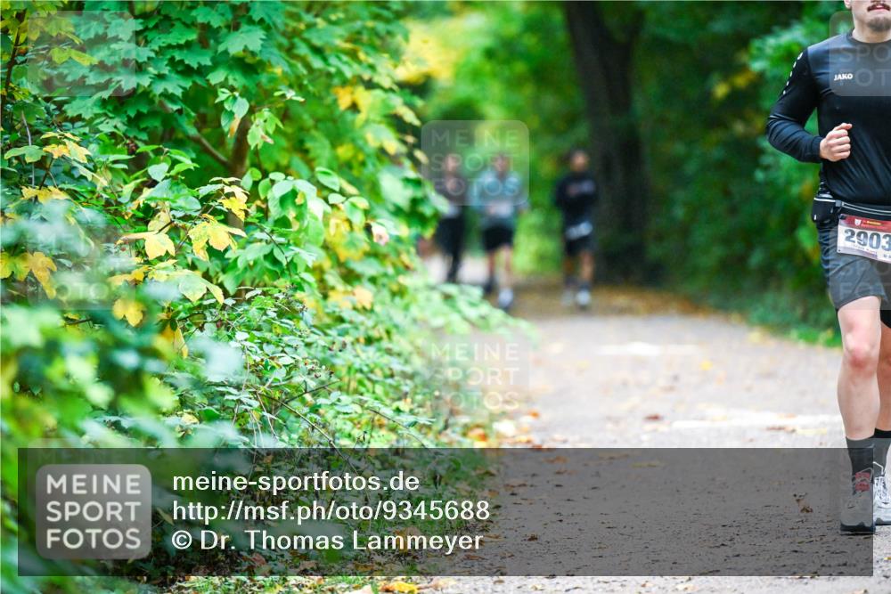 12.10.2025 - Bramfelder Halbmarathon 2025 Dr. Thomas Lammeyer http://msf.ph/oto/9345688 12.10.2025 10:17:06 Laufen 2903 meine-sportfotos.de