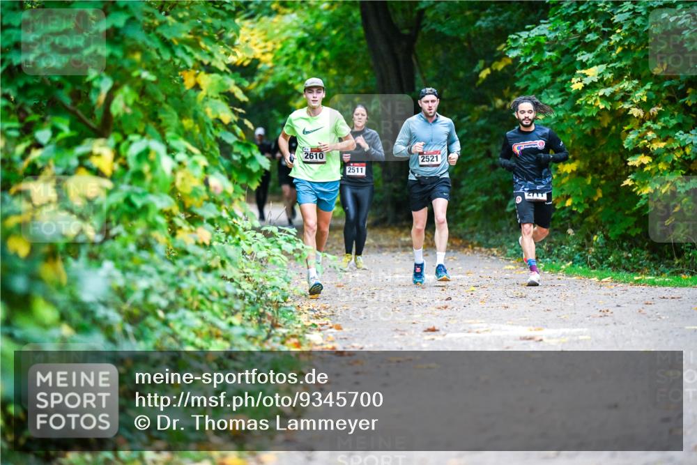 12.10.2025 - Bramfelder Halbmarathon 2025 Dr. Thomas Lammeyer http://msf.ph/oto/9345700 12.10.2025 10:17:11 Laufen 2610, 2511, 2521 meine-sportfotos.de