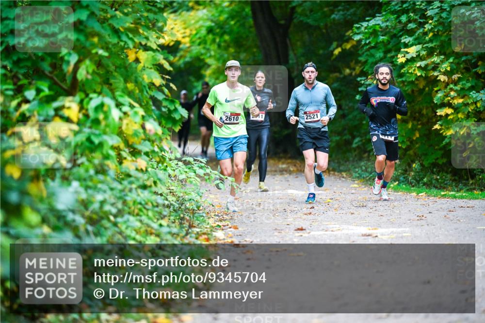 12.10.2025 - Bramfelder Halbmarathon 2025 Dr. Thomas Lammeyer http://msf.ph/oto/9345704 12.10.2025 10:17:12 Laufen 2610, 11, 2521 meine-sportfotos.de