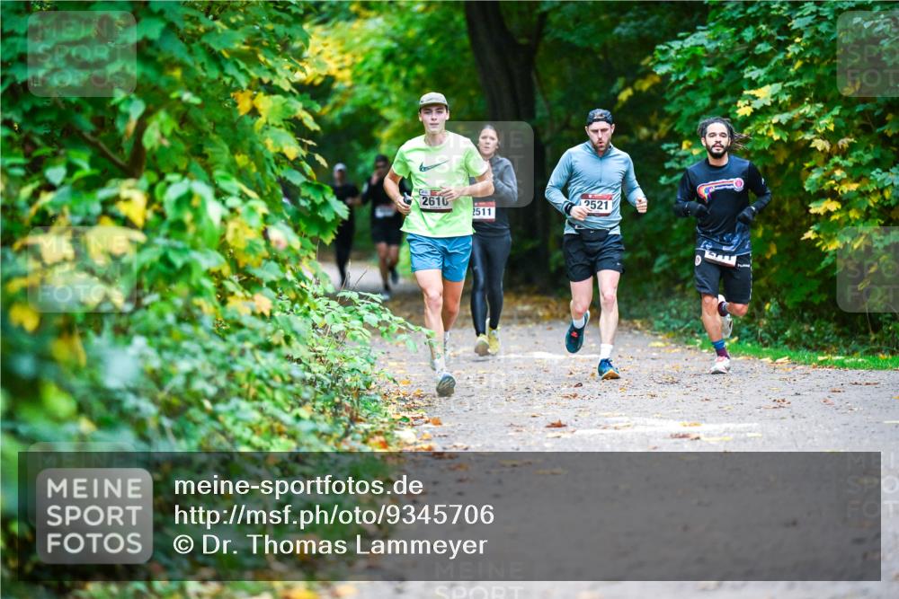 12.10.2025 - Bramfelder Halbmarathon 2025 Dr. Thomas Lammeyer http://msf.ph/oto/9345706 12.10.2025 10:17:12 Laufen 2610, 2511, 2521 meine-sportfotos.de