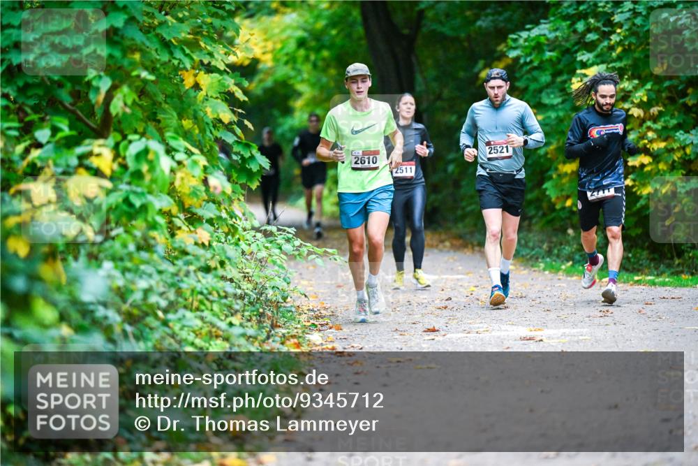 12.10.2025 - Bramfelder Halbmarathon 2025 Dr. Thomas Lammeyer http://msf.ph/oto/9345712 12.10.2025 10:17:13 Laufen 2610, 2511, 2521 meine-sportfotos.de