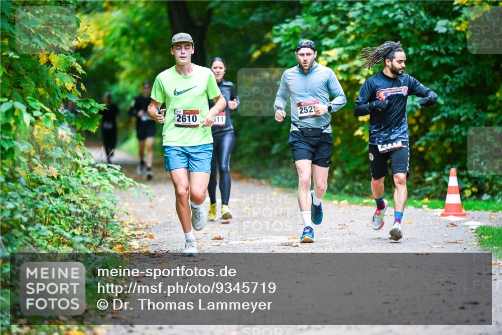 12.10.2025 - Bramfelder Halbmarathon 2025 Dr. Thomas Lammeyer http://msf.ph/oto/9345719 12.10.2025 10:17:14 Laufen 252, 2610, 11 meine-sportfotos.de