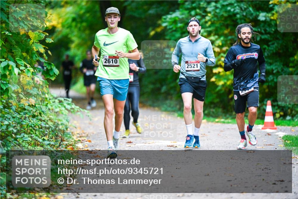 12.10.2025 - Bramfelder Halbmarathon 2025 Dr. Thomas Lammeyer http://msf.ph/oto/9345721 12.10.2025 10:17:15 Laufen 2610, 2521 meine-sportfotos.de