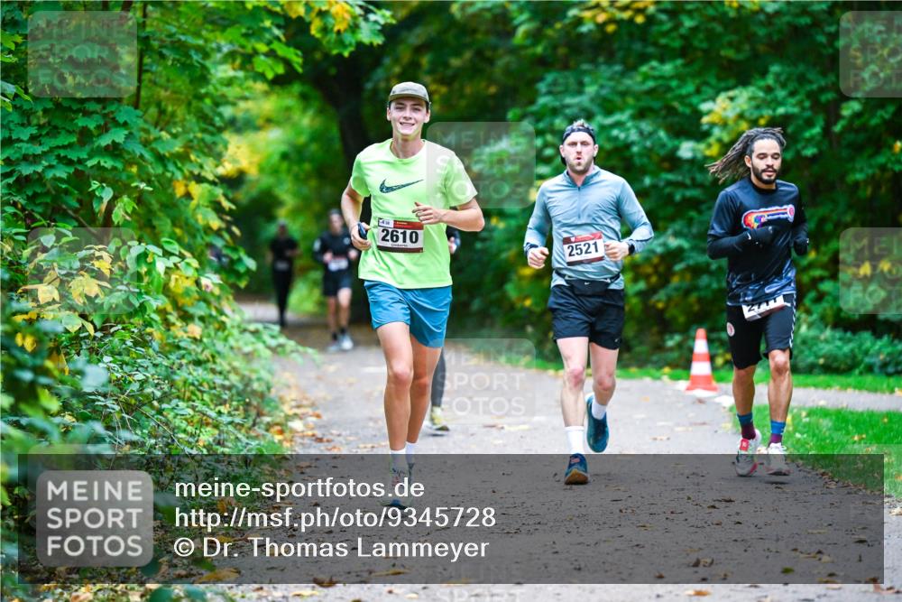 12.10.2025 - Bramfelder Halbmarathon 2025 Dr. Thomas Lammeyer http://msf.ph/oto/9345728 12.10.2025 10:17:16 Laufen 2610, 2521 meine-sportfotos.de