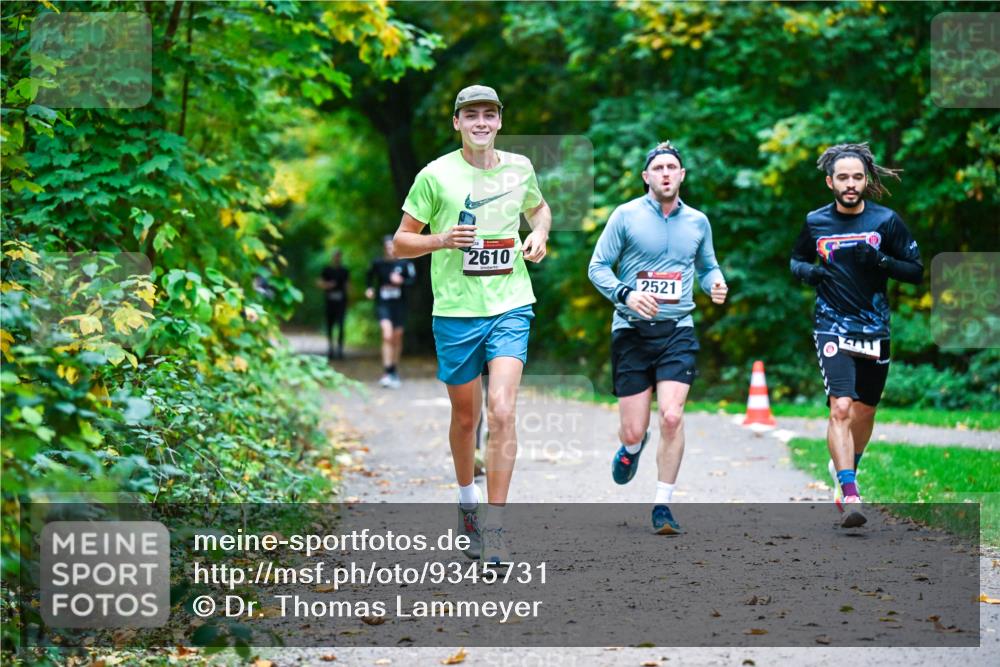 12.10.2025 - Bramfelder Halbmarathon 2025 Dr. Thomas Lammeyer http://msf.ph/oto/9345731 12.10.2025 10:17:17 Laufen 2610, 2521 meine-sportfotos.de