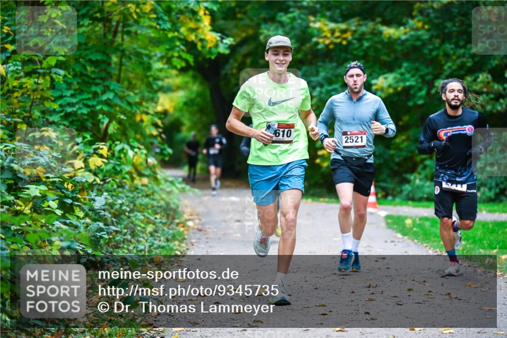 12.10.2025 - Bramfelder Halbmarathon 2025 Dr. Thomas Lammeyer http://msf.ph/oto/9345735 12.10.2025 10:17:18 Laufen 610, 2521 meine-sportfotos.de