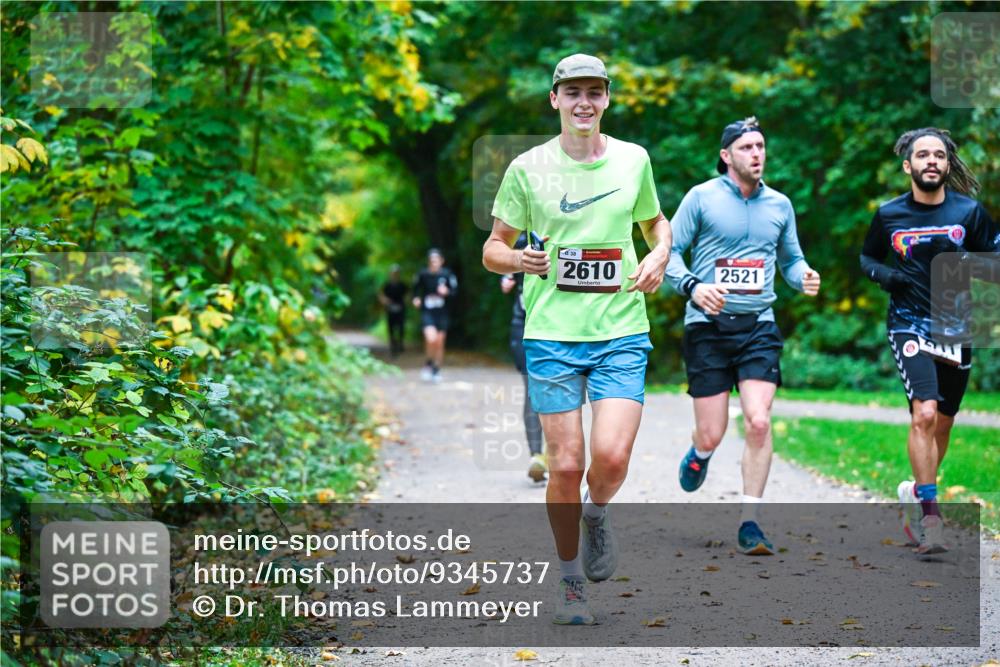12.10.2025 - Bramfelder Halbmarathon 2025 Dr. Thomas Lammeyer http://msf.ph/oto/9345737 12.10.2025 10:17:18 Laufen 638, 2610, 2521 meine-sportfotos.de
