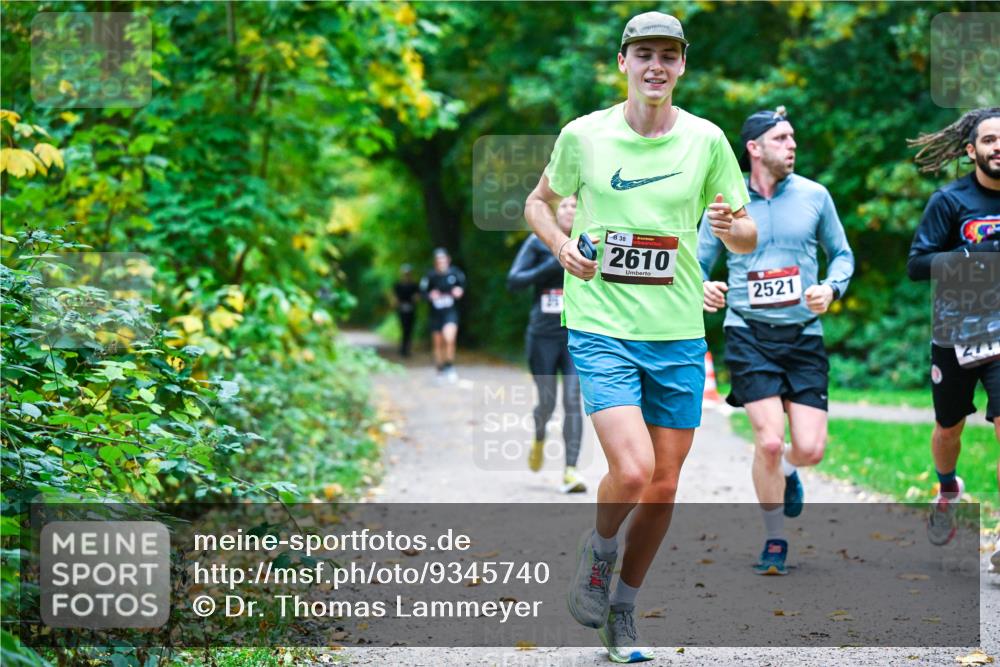 12.10.2025 - Bramfelder Halbmarathon 2025 Dr. Thomas Lammeyer http://msf.ph/oto/9345740 12.10.2025 10:17:19 Laufen 838, 2610, 2521 meine-sportfotos.de
