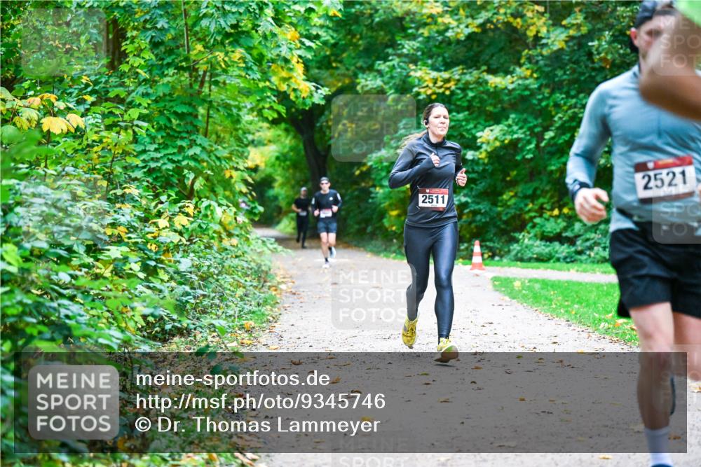 12.10.2025 - Bramfelder Halbmarathon 2025 Dr. Thomas Lammeyer http://msf.ph/oto/9345746 12.10.2025 10:17:20 Laufen 2511, 2521 meine-sportfotos.de