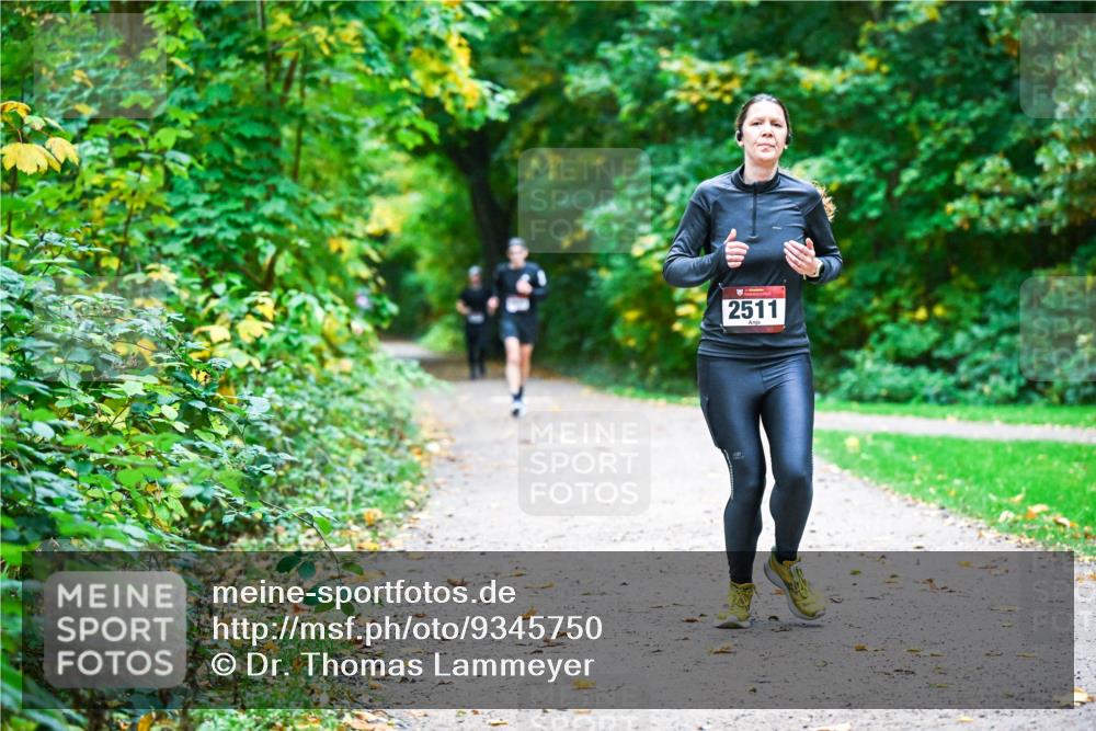 12.10.2025 - Bramfelder Halbmarathon 2025 Dr. Thomas Lammeyer http://msf.ph/oto/9345750 12.10.2025 10:17:20 Laufen 2511 meine-sportfotos.de