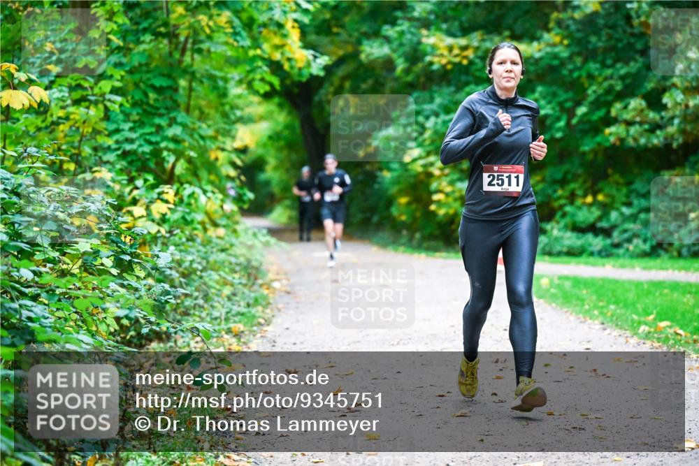 12.10.2025 - Bramfelder Halbmarathon 2025 Dr. Thomas Lammeyer http://msf.ph/oto/9345751 12.10.2025 10:17:21 Laufen 2511 meine-sportfotos.de