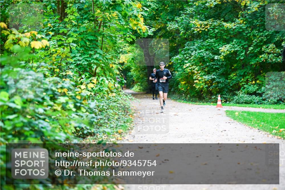 12.10.2025 - Bramfelder Halbmarathon 2025 Dr. Thomas Lammeyer http://msf.ph/oto/9345754 12.10.2025 10:17:22 Laufen 2880 meine-sportfotos.de