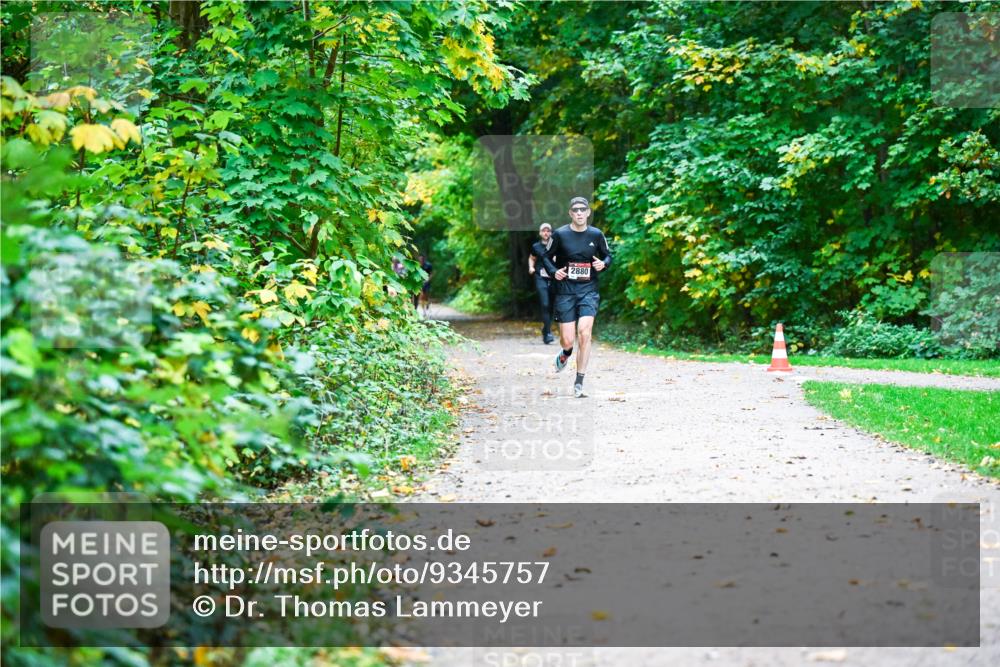 12.10.2025 - Bramfelder Halbmarathon 2025 Dr. Thomas Lammeyer http://msf.ph/oto/9345757 12.10.2025 10:17:22 Laufen 22880 meine-sportfotos.de