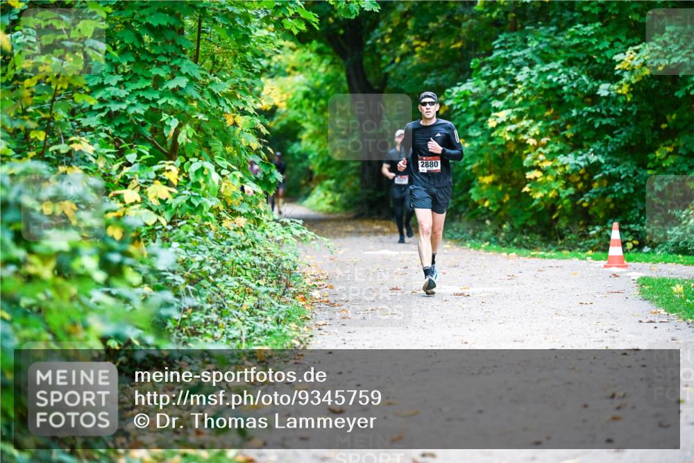 12.10.2025 - Bramfelder Halbmarathon 2025 Dr. Thomas Lammeyer http://msf.ph/oto/9345759 12.10.2025 10:17:23 Laufen 2880 meine-sportfotos.de
