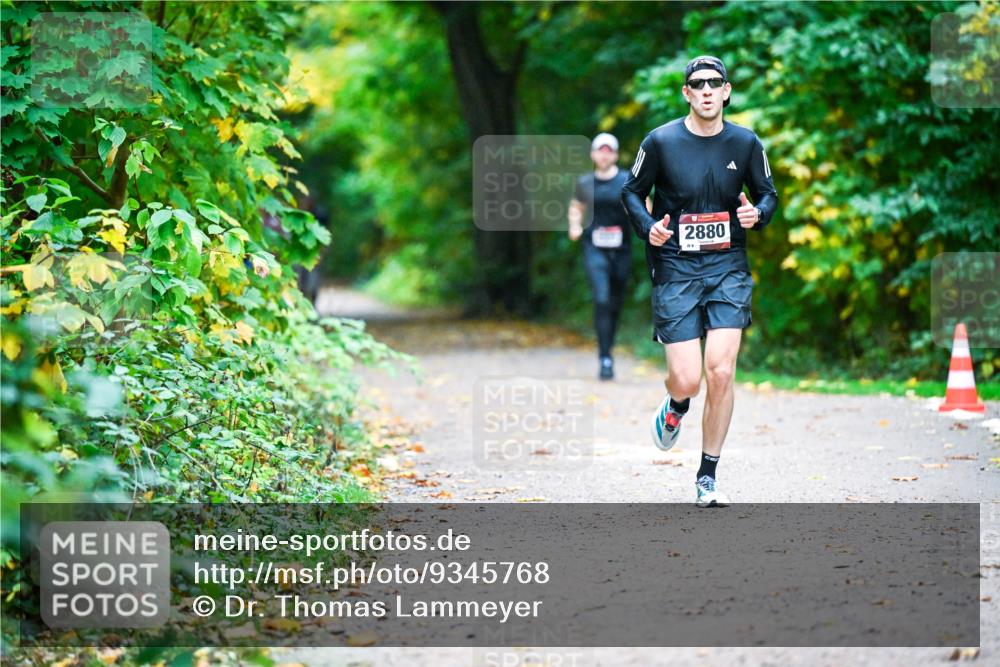 12.10.2025 - Bramfelder Halbmarathon 2025 Dr. Thomas Lammeyer http://msf.ph/oto/9345768 12.10.2025 10:17:24 Laufen 2880 meine-sportfotos.de