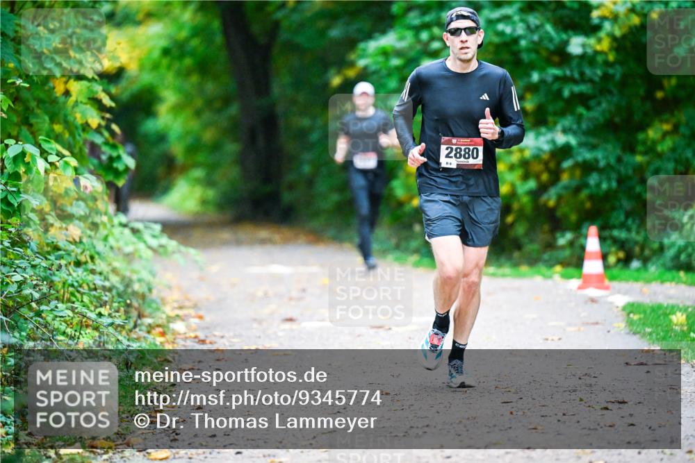 12.10.2025 - Bramfelder Halbmarathon 2025 Dr. Thomas Lammeyer http://msf.ph/oto/9345774 12.10.2025 10:17:25 Laufen 2880, 88 meine-sportfotos.de