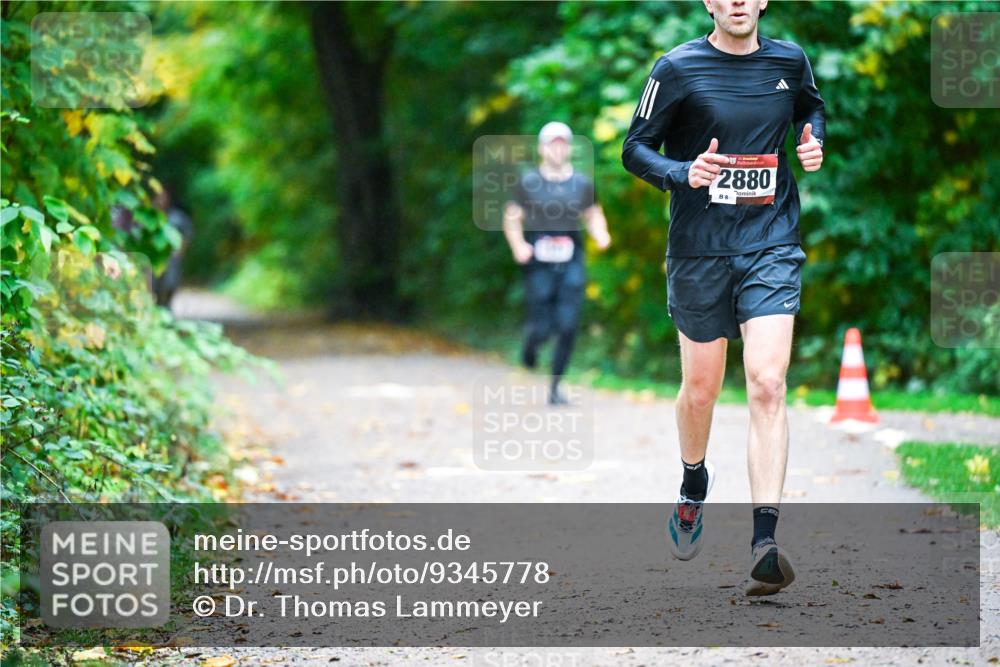 12.10.2025 - Bramfelder Halbmarathon 2025 Dr. Thomas Lammeyer http://msf.ph/oto/9345778 12.10.2025 10:17:25 Laufen 30, 2880, 8 meine-sportfotos.de