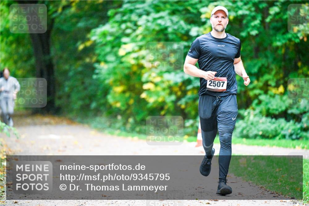 12.10.2025 - Bramfelder Halbmarathon 2025 Dr. Thomas Lammeyer http://msf.ph/oto/9345795 12.10.2025 10:17:31 Laufen 2507 meine-sportfotos.de