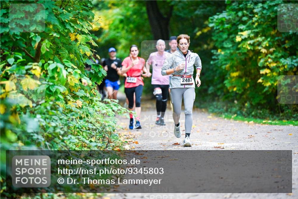 12.10.2025 - Bramfelder Halbmarathon 2025 Dr. Thomas Lammeyer http://msf.ph/oto/9345803 12.10.2025 10:17:37 Laufen 3495, 2487 meine-sportfotos.de