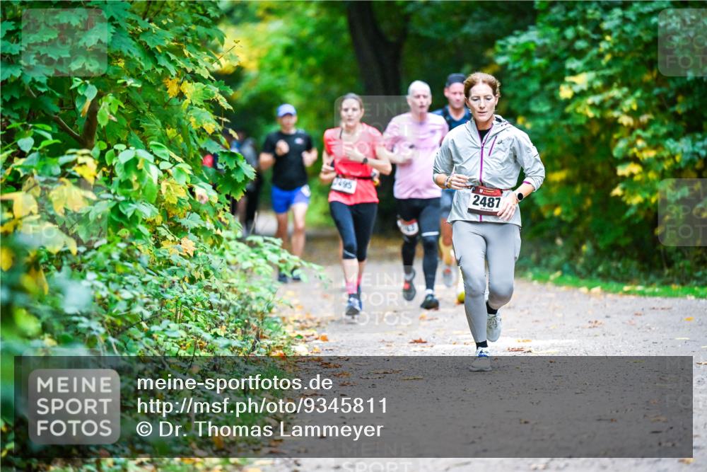 12.10.2025 - Bramfelder Halbmarathon 2025 Dr. Thomas Lammeyer http://msf.ph/oto/9345811 12.10.2025 10:17:38 Laufen 2487, 6495 meine-sportfotos.de
