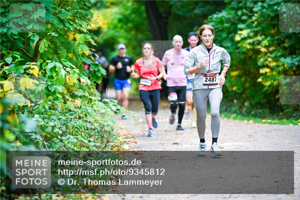 12.10.2025 - Bramfelder Halbmarathon 2025 Dr. Thomas Lammeyer http://msf.ph/oto/9345812 12.10.2025 10:17:38 Laufen 2495, 2481 meine-sportfotos.de