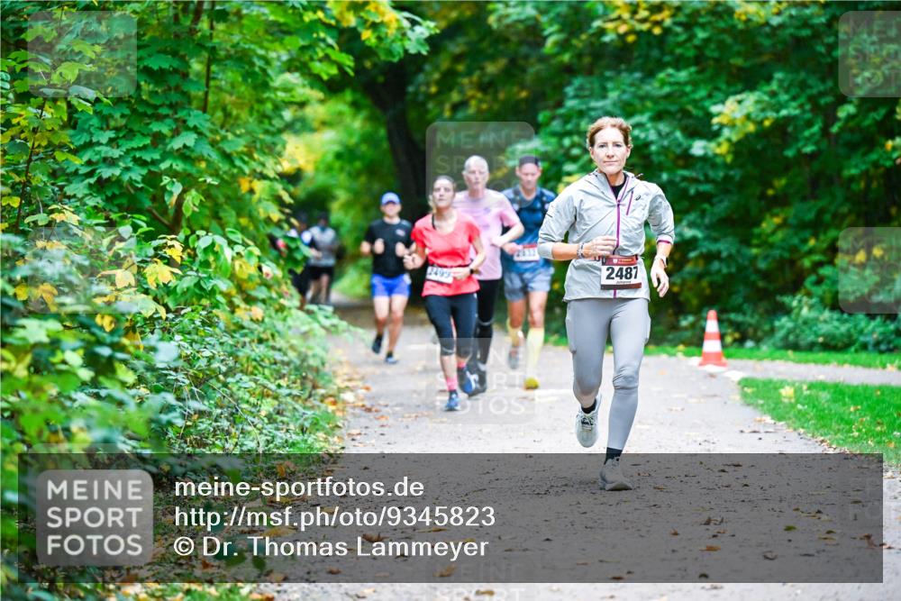 12.10.2025 - Bramfelder Halbmarathon 2025 Dr. Thomas Lammeyer http://msf.ph/oto/9345823 12.10.2025 10:17:40 Laufen 2481, 1499 meine-sportfotos.de