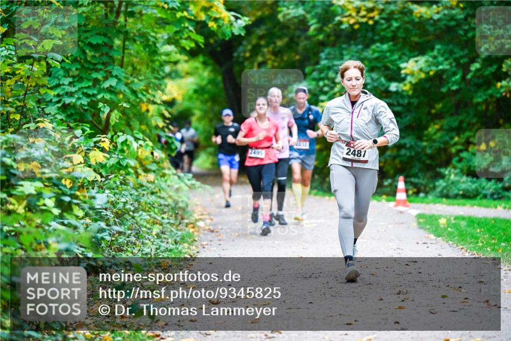 12.10.2025 - Bramfelder Halbmarathon 2025 Dr. Thomas Lammeyer http://msf.ph/oto/9345825 12.10.2025 10:17:40 Laufen 2481, 2495 meine-sportfotos.de